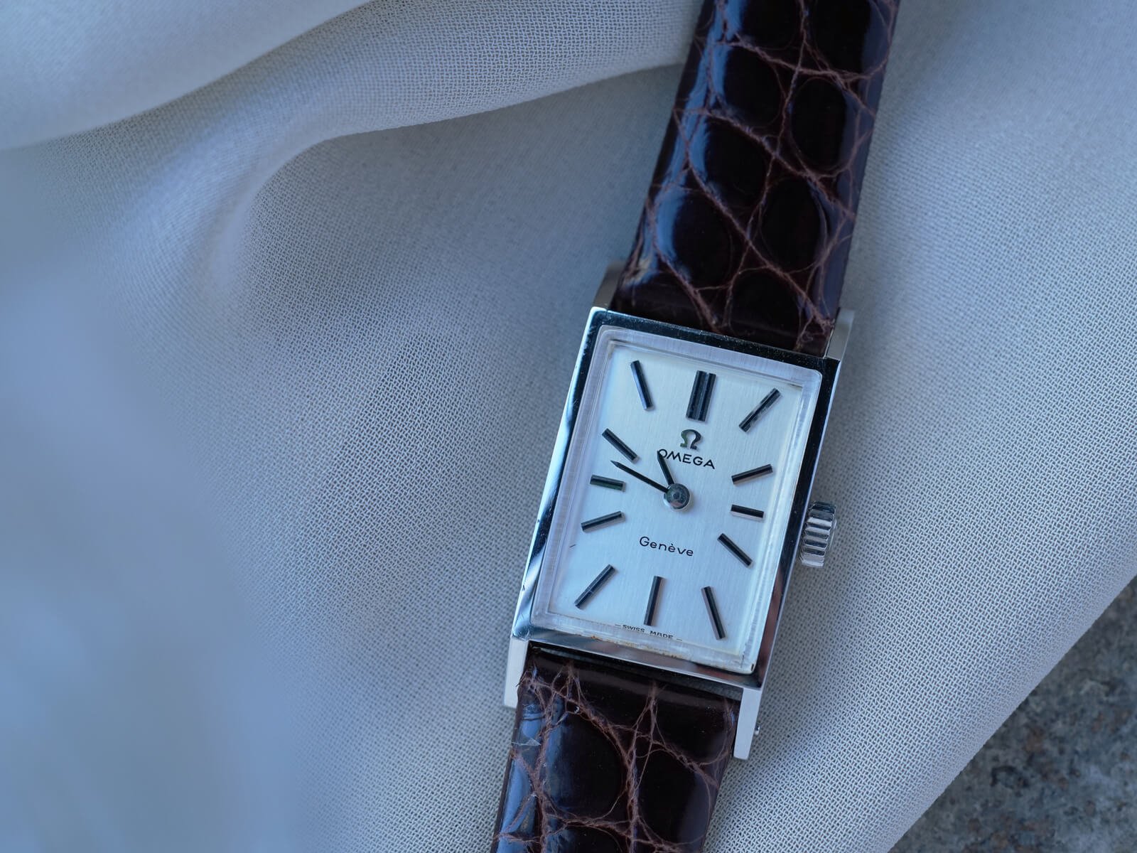 オメガ/ジュネーヴ/レクタンギュラーケース/シルバーダイヤル/Omega