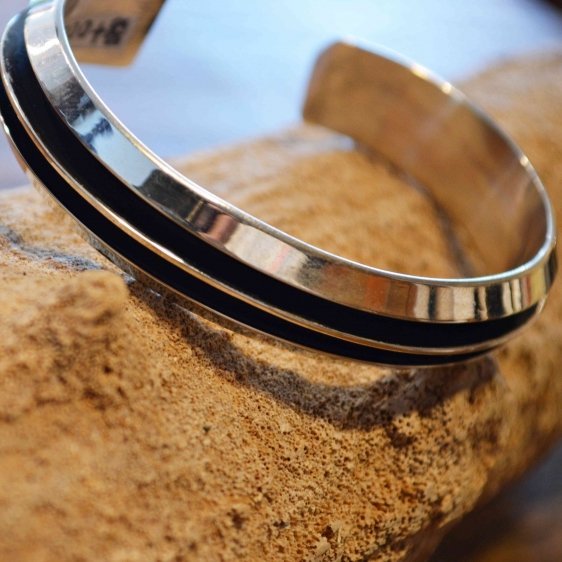 indian jewelry インディアンジュエリー / Navajo BANGLE ナヴァホ
