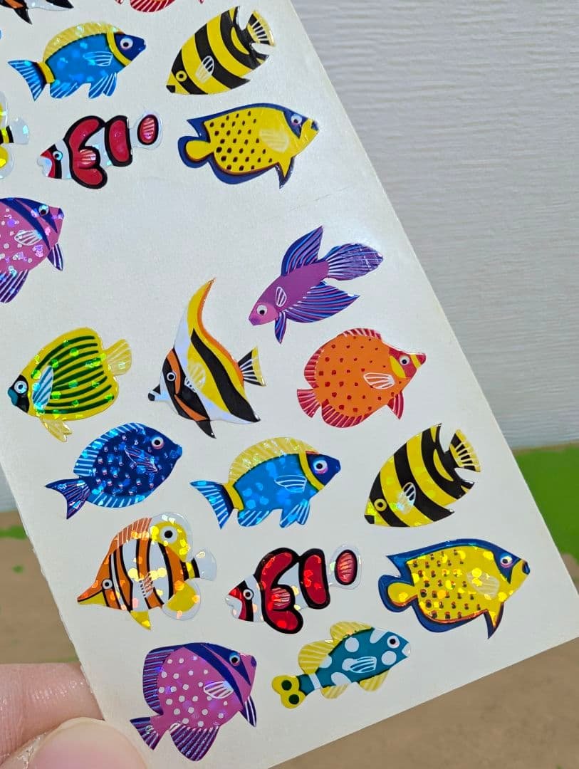 3605：サンディライオン シートステッカー キラキラ 熱帯魚 カラフル