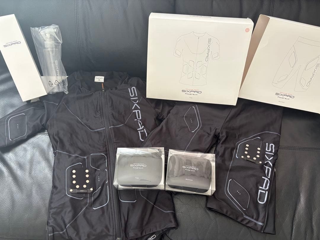 美品 SIXPADパワースーツ 上下セット レディース　Mサイズ 動作確認済 シックスパッド パワースーツ トップ＆ボトム(Power Suit Top＆Bottom